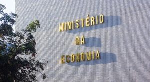 Governo federal prevê corte de até R$ 20 bi para cumprir teto em 2021