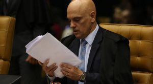 Moraes mantém inquérito sobre suposta interferência de Bolsonaro na PF