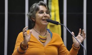 Esquerda critica possibilidade de vacinação contra a Covid na rede privada