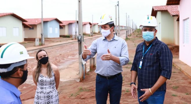 Prefeito de Juazeiro participa de visita técnica ao conjunto habitacional Padre Cícero