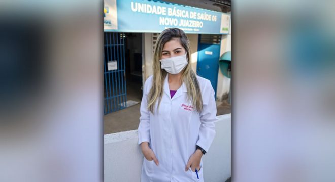 Yanny, vereadora e estudante de medicina, comemora vacina Covid-19 em Juazeiro