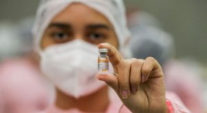 Insumo para produção de 8,6 milhões de doses da Coronavac chega ao Brasil em 3 de fevereiro