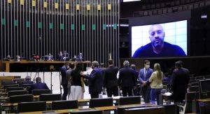 Câmara dos Deputados decide manter prisão do deputado federal Daniel Silveira