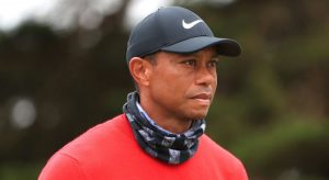 Tiger Woods teve fraturas expostas em acidente de carro e está consciente após cirurgia