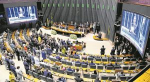 Bancada cearense é a que menos vota com o Governo Federal na Câmara dos Deputados