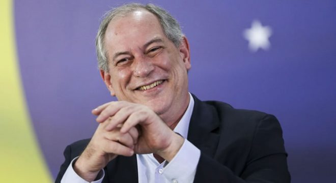 Ciro diz que sua tarefa é tirar PT do 2º turno contra Bolsonaro