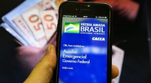 Regras do auxílio emergencial podem congelar salários de servidores por 3 anos