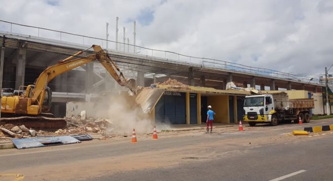 Fachada do Romeirão começa a ser demolida nesta segunda-feira, 15