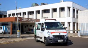 Paciente com Covid-19 foge de hospital ao ver idosa ser intubada e homem morrer pela doença