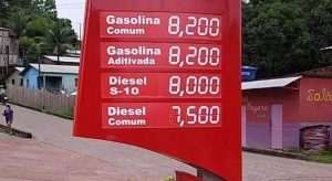 Moradores de cidade do Acre pagam R$ 8,20 pelo litro da gasolina