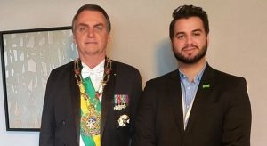 A interlocutores, Bolsonaro avisa que vai afastar Filipe Martins do Palácio do Planalto