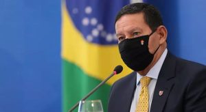 Mourão: governo falhou ao não fazer campanha por máscara e contra aglomeração