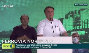 'Chega de frescura, de mimimi. Vão ficar chorando até quando?', diz Bolsonaro sobre pandemia