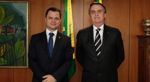 Com aval de Bolsonaro, Ministério da Justiça fará troca de diretor-geral da Polícia Federal