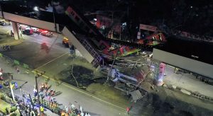 Viaduto do metrô desaba, derruba trem e deixa ao menos 23 mortos no México