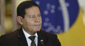 "É legal, mas não considero ético", diz Mourão sobre medida que garante aumento do seu salário