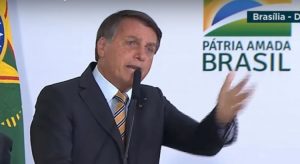 Bolsonaro ameaça baixar decreto contra isolamento e diz que não será contestado "por nenhum tribunal"