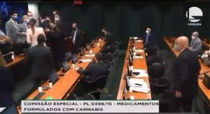 Paulo Teixeira é agredido por deputado bolsonarista em sessão sobre Cannabis