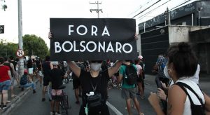 Após protestos em mais de 200 cidades, Bolsonaro diz que 'faltou erva' para atos