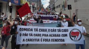 Atos contra Bolsonaro reúnem manifestantes no Interior do Ceará