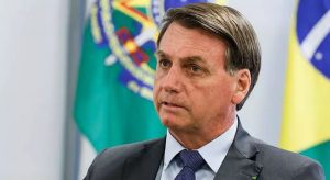 Bolsonaro diz que 'não acredita nada' na urna eletrônica