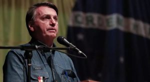 Bolsonaro participa de demonstração militar em Formosa após polêmica