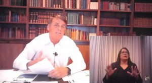 Isolado na live, Bolsonaro diz que ofereceu tratamento precoce a Queiroga