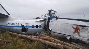 Queda de avião na Rússia deixa pelo menos 16 mortos