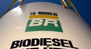 Governo reduz mistura de biodiesel para conter alta do diesel em 2022