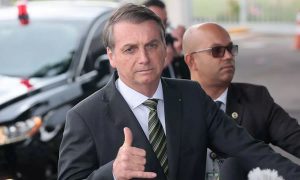 Bolsonaro defende gasto em férias