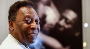 Pelé é internado em hospital em SP para dar sequência ao tratamento do tumor de cólon