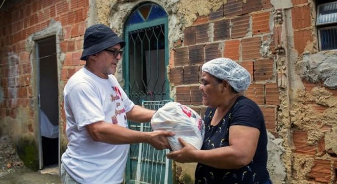 ‘O que vou comer amanhã?’: a luta contra a fome se estende ao Natal no Brasil