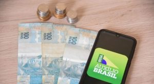 Caixa começa a pagar Auxílio Brasil com valor mínimo de R$ 400