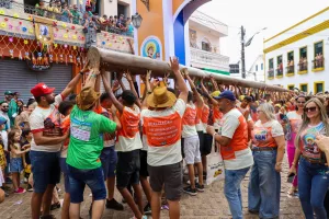 Pau Mirim durante o cortejo cultural da festa de Santo Antônio 2024. Foto: Aerlon Avelino